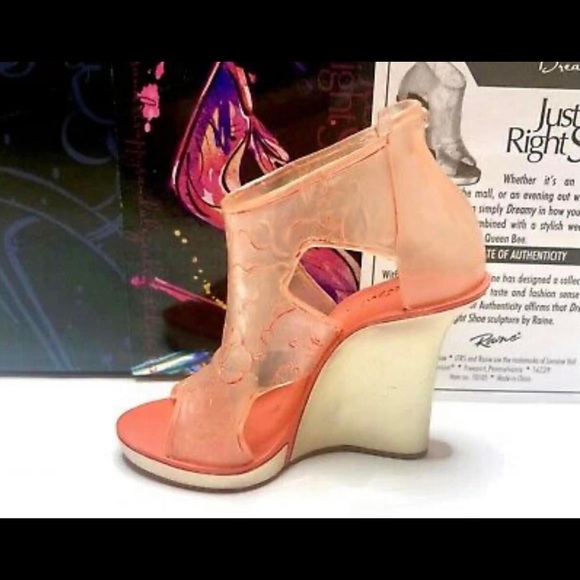 Brand New RARE Just The Right Shoe ‘DREAMY’ by Lorraine Vail (Raine) - COA - Picture 7 of 7